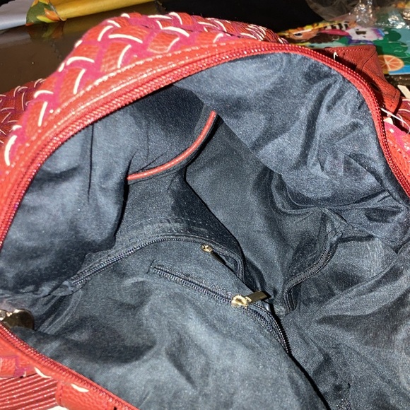 Heavy Duty Red Weaved Purse! - Picture 2 of 3